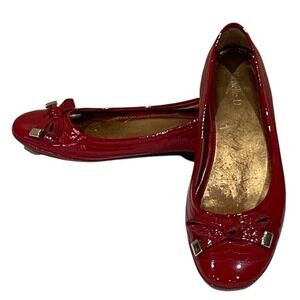 Michelle D Ballet Shoes 7M Red Patent Leather Flats‎ Classic Slip On
